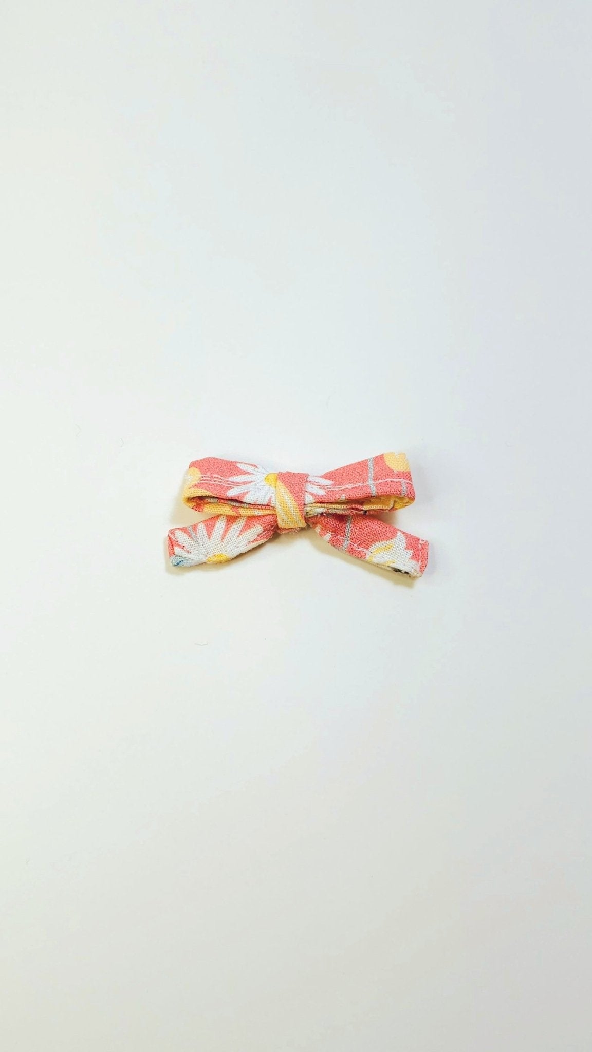 Pink Daisies Bow - Lil Stinker Co.